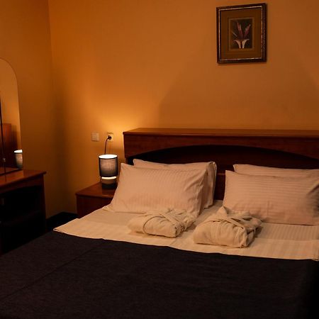 Aktobe Hotel Extérieur photo