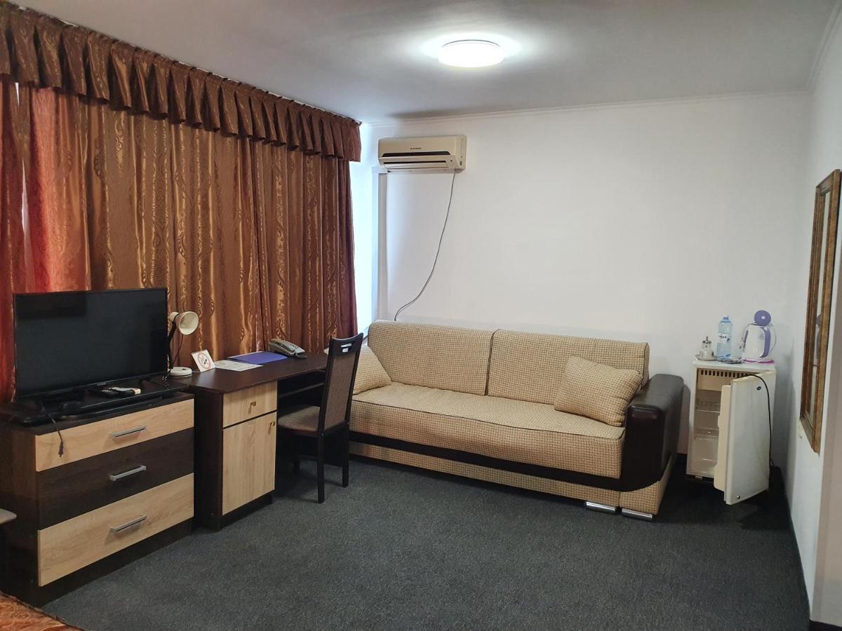 Aktobe Hotel Extérieur photo