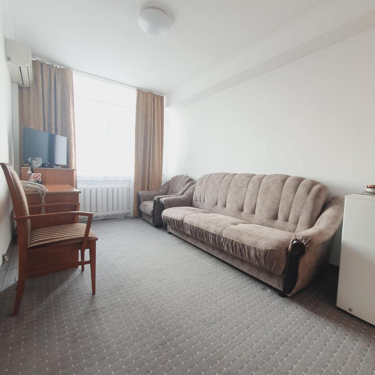 Aktobe Hotel Extérieur photo