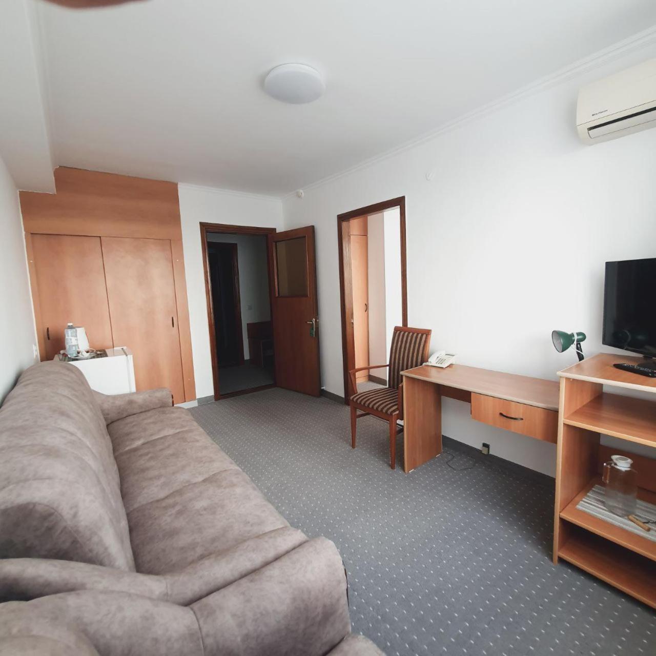 Aktobe Hotel Extérieur photo