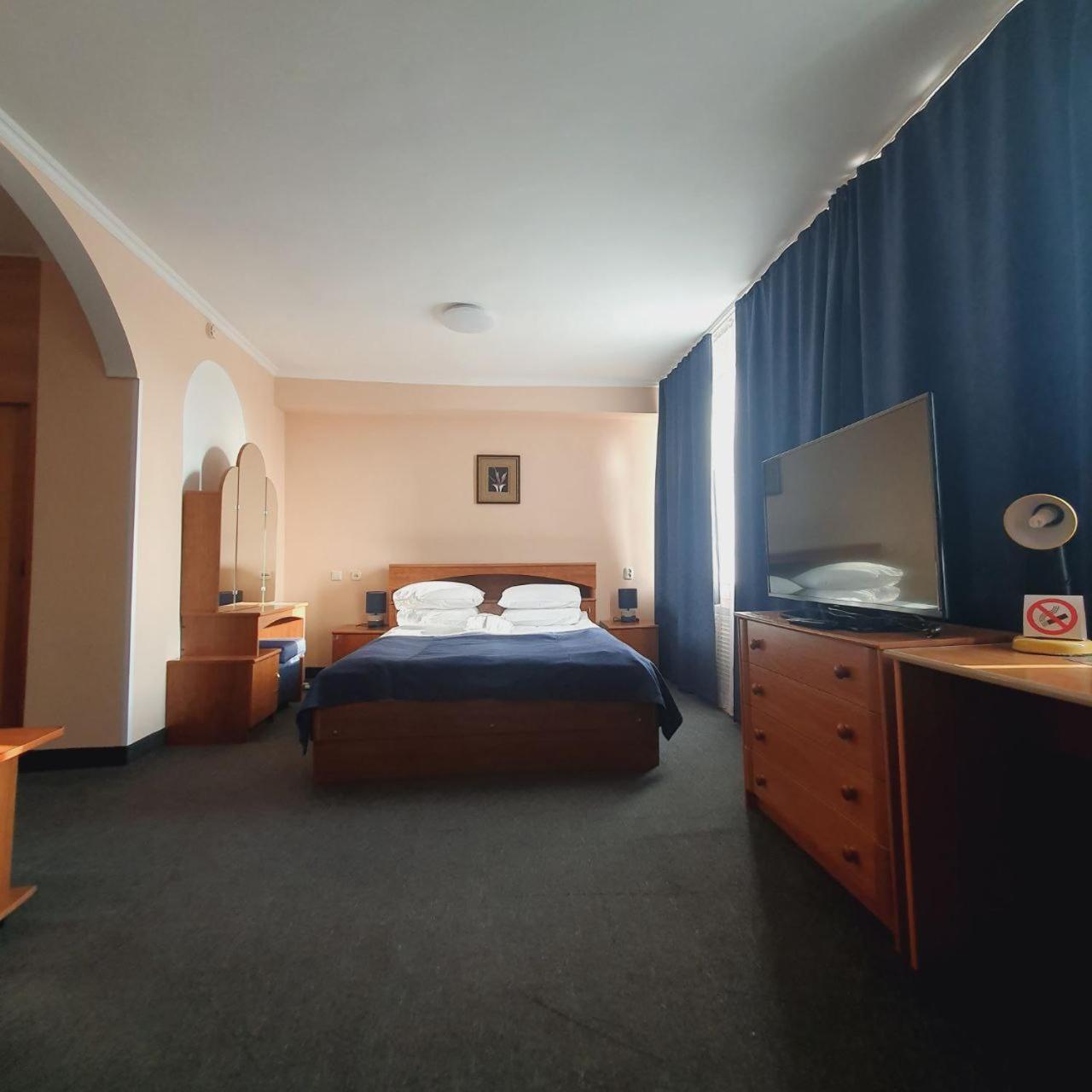 Aktobe Hotel Extérieur photo